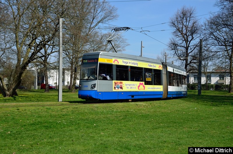 Bild: 1309 als Linie 2 in der Wendeschleife Naunhofer Str.