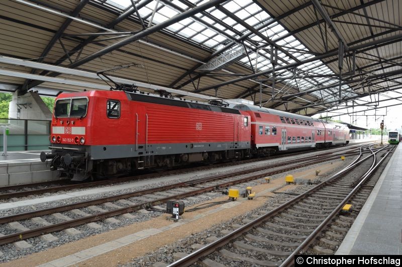Bild: 143 157-7 als RB nach Sömmerda in Erfurt Hauptbahnhof.