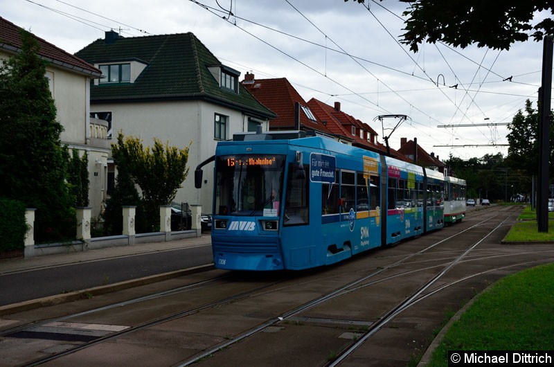 Bild: 1306 + 2206 als Sonderlinie 15 zwischen den Haltestellen Berliner Chaussee und Jerichower Platz.