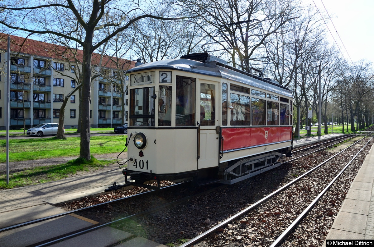 Bild: Fotohalt an der Haltestelle Straßburger Weg.