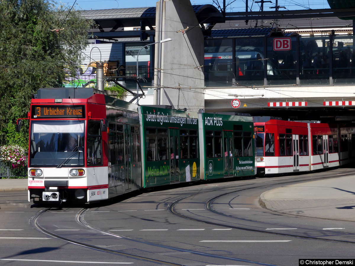 Tw 604+603 als Linie 3 beim Verlassen des Bahnhofstunnel in Richtung Urbicher Kreuz.