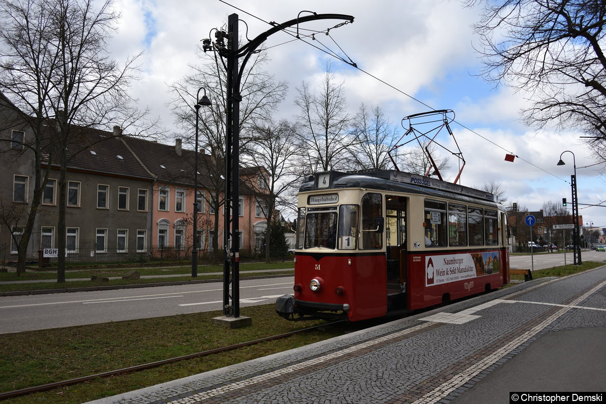 Bild: TW 51 als Linie 4 in Richtung Hauptbahnhof am Salztor.