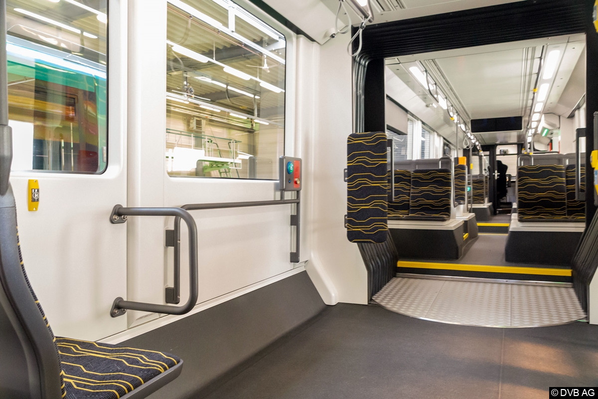 Bild: Blick auf ein Mehrzweckabteil.
Dieses Bild wurde uns von der DVB AG zur Verfügung gestellt.