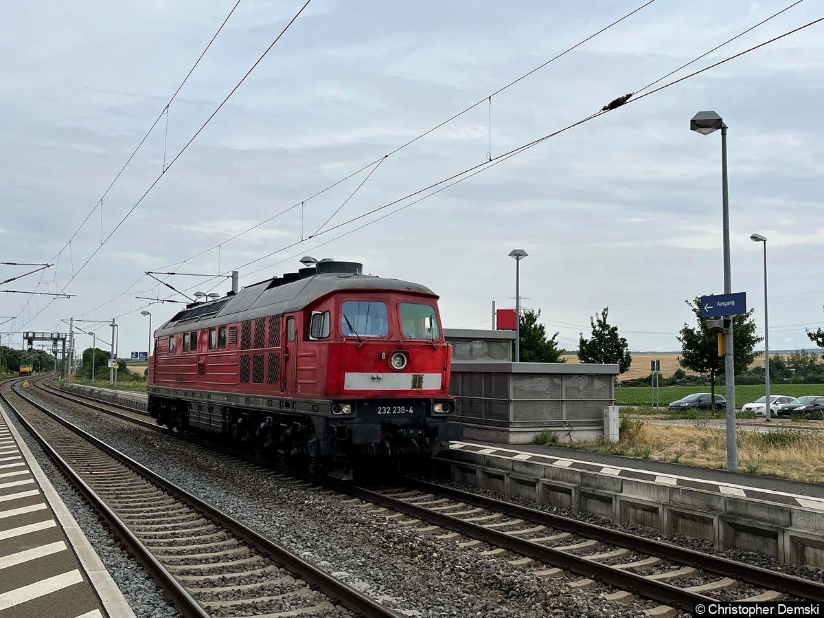 Bild: 232 239-4 bei der Durchfahrt in Erfurt Vieselbach